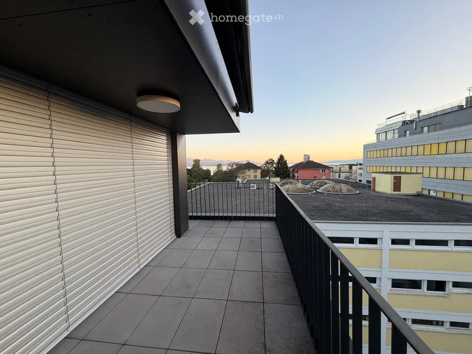 Dachgeschosswohnung mit Terrasse (62 m²) Renens 1. Oktober