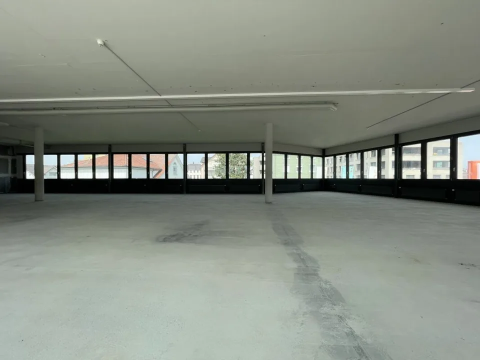Spazio commerciale con possibilità di utilizzo versatile