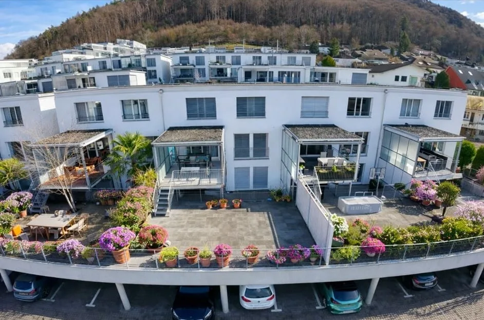 Viel Platz für die Familie: Modernes 5.5-Zimmer-Reihenhaus mit Bergblick in Belp