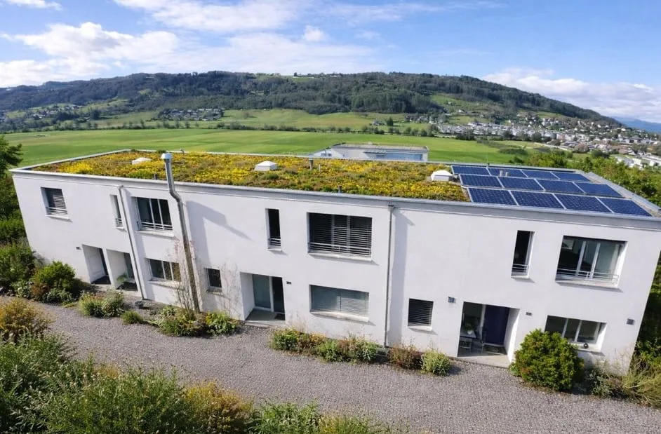 Molta spazio per la famiglia: casa a schiera moderna di 5.5 locali con vista sulla montagna a Belp