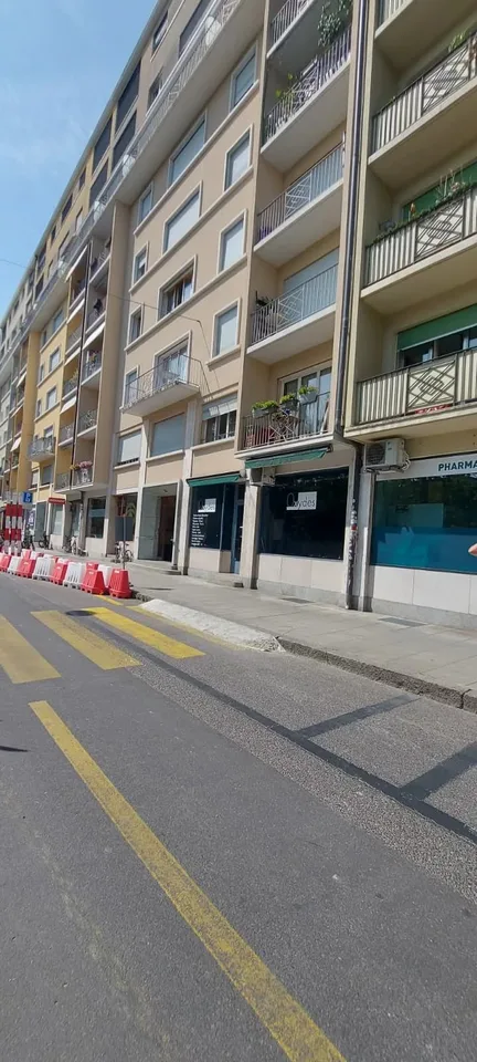 Arcade commerciale  dans un environnement privilégié à Carouge