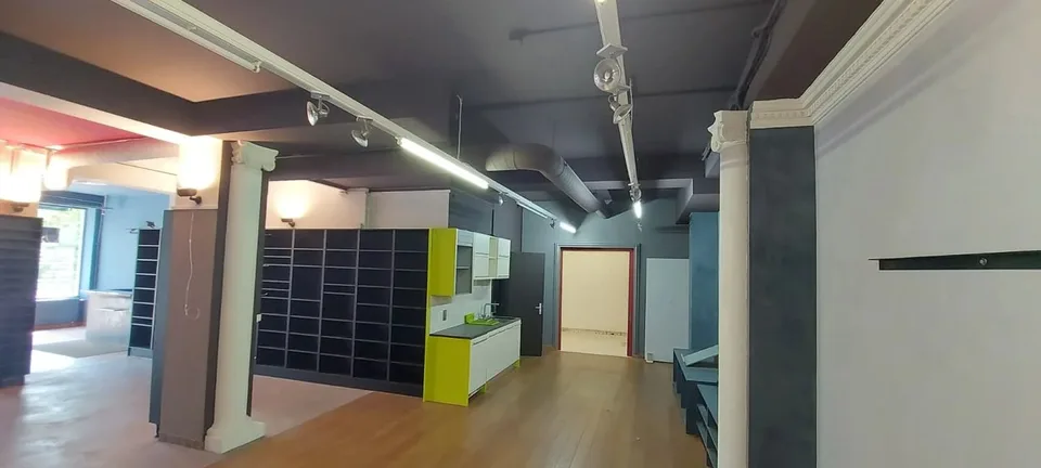 Arcade commerciale  dans un environnement privilégié à Carouge