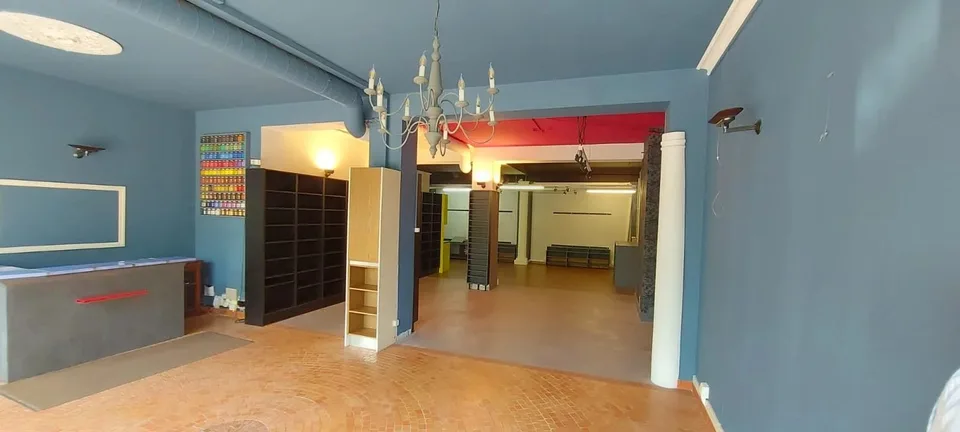 Arcade commerciale  dans un environnement privilégié à Carouge
