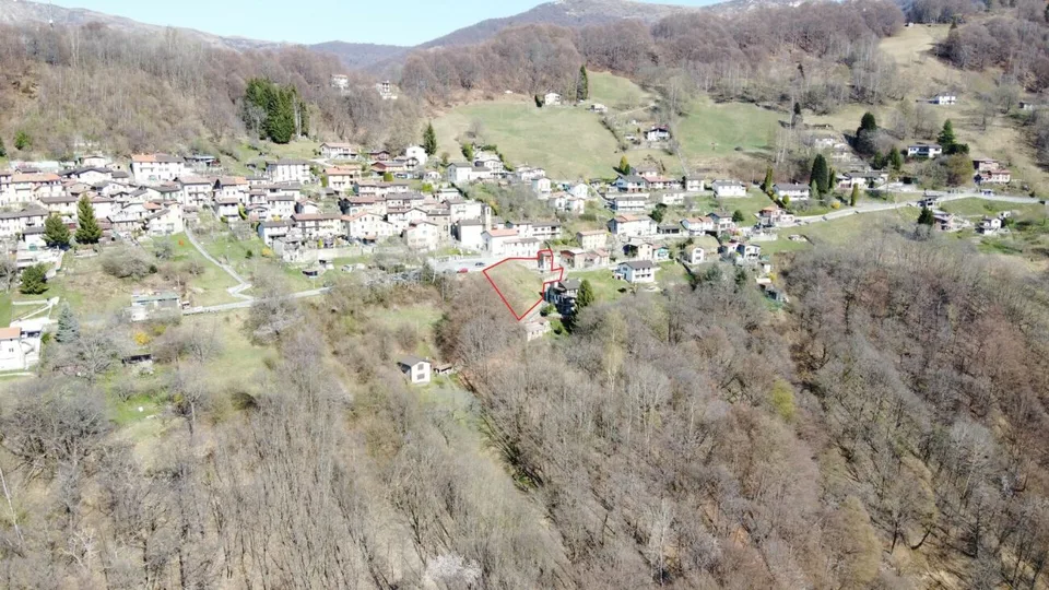 Costruisci il tuo sogno con vista - Terreno panoramico edificabile