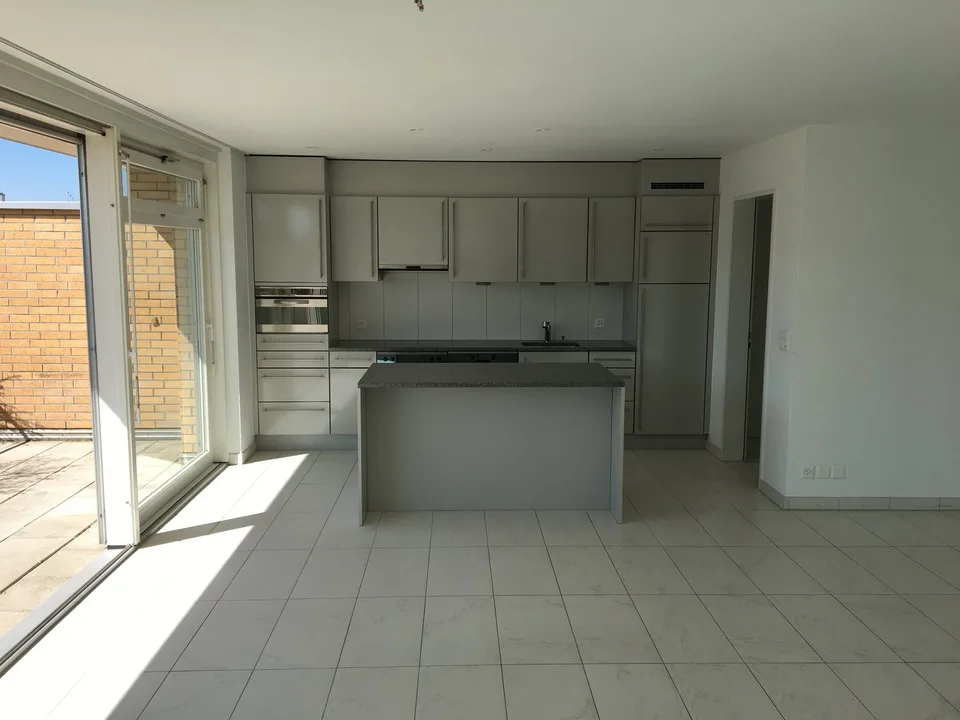 Appartamento in giardino in una zona residenziale elevata e tranquilla
