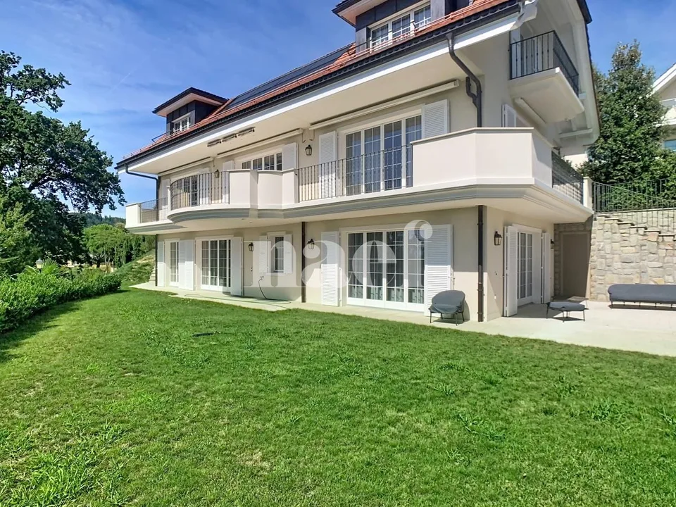 Villa de 7.5 pièces avec vue imprenable sur le lac