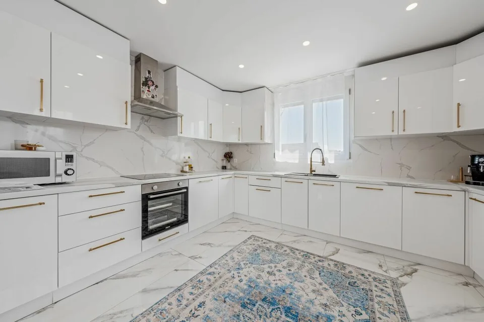 Casa familiare completamente ristrutturata con un potenziale di rendita attraente