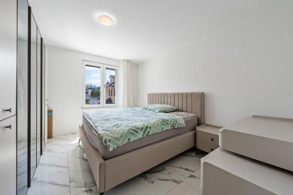Casa familiare completamente ristrutturata con un potenziale di rendita attraente – foto 7 di 13