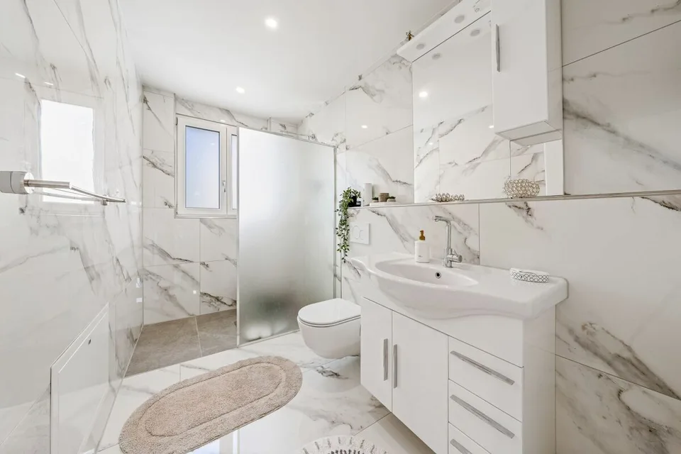 Casa familiare completamente ristrutturata con un potenziale di rendita attraente – foto 6 di 13