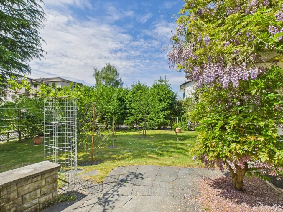 Havre de paix avec jardin paradisiaque et grande qualité de vie – photo 18 sur 18
