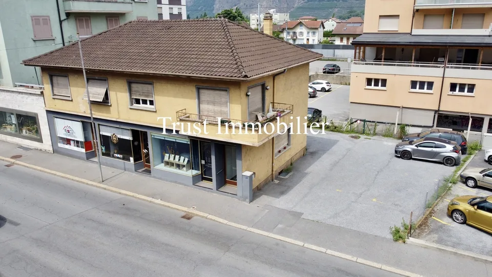 6009M-Saxon-Immeuble de rendement d'exception au centre