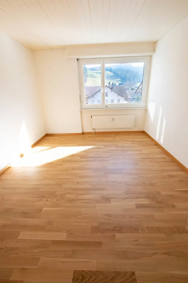 Familienfreundliche 5.5 Zimmerwohnung zu vermieten