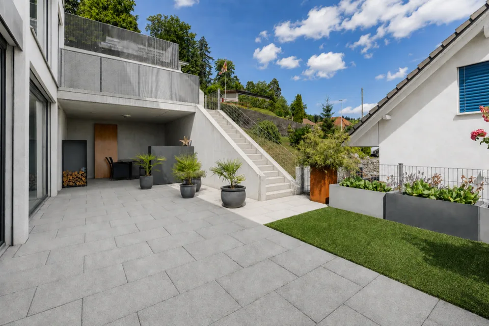 279 m² Wohnen unverbaubarem Panorama - modernes 7½-Zimmer-Terrassenhaus in Möriken