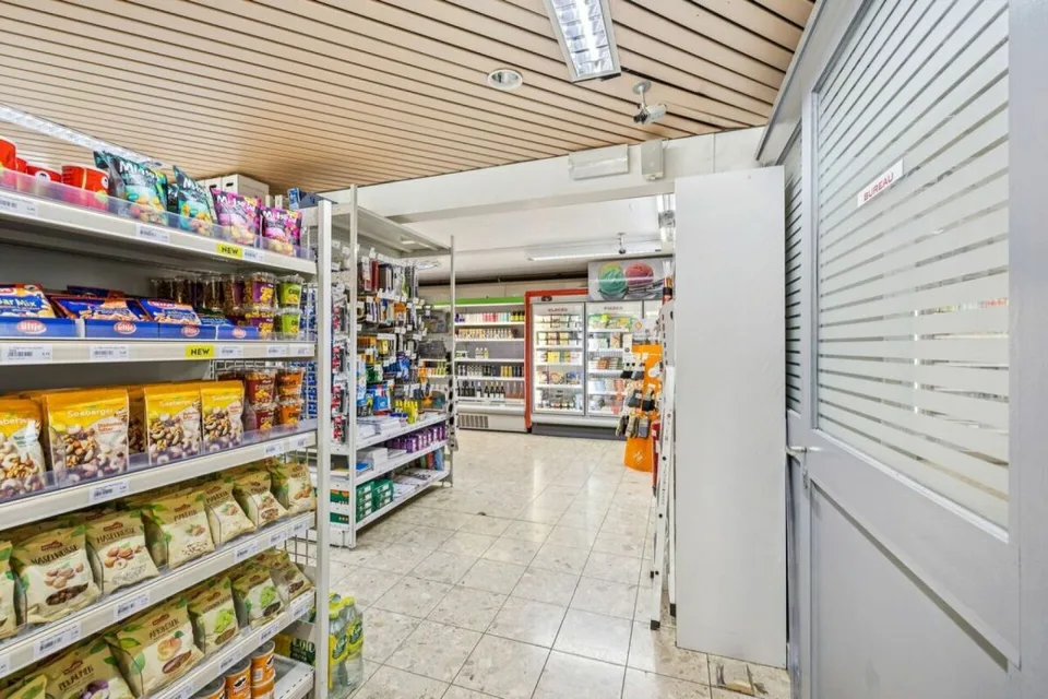 Locale Commerciale – foto 10 di 14