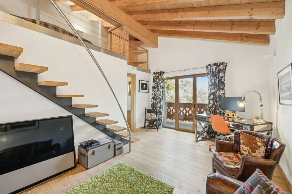 Rives Reines B Attic