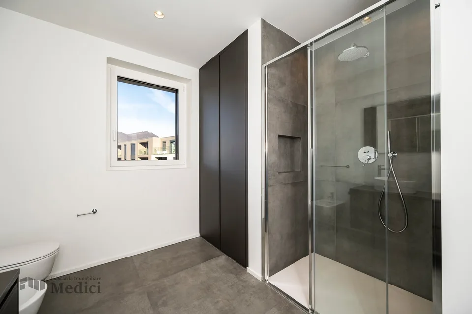 Moderne 2.5 Zimmerwohnung hocher Standard in einer Villa aus der Epoche – Foto 8 von 13