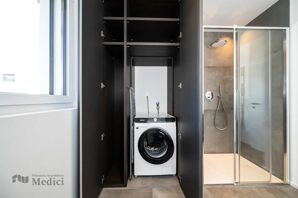 Moderne 2.5 Zimmerwohnung hocher Standard in einer Villa aus der Epoche – Foto 13 von 13