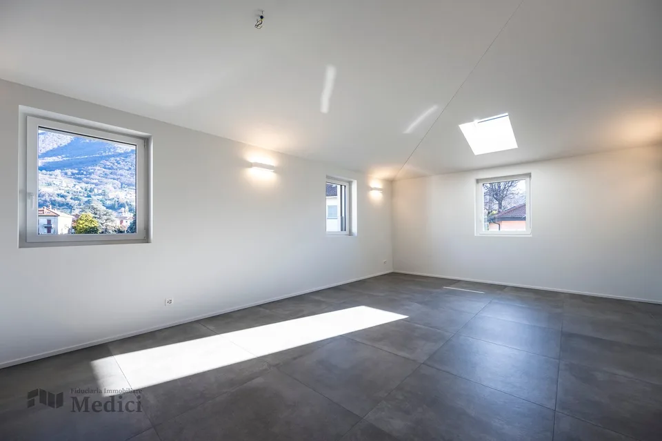 Moderne 2.5 Zimmerwohnung hocher Stand in einer Villa aus der Epoche
