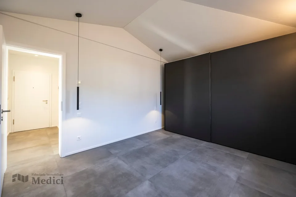 Moderne 2.5 Zimmerwohnung hocher Standard in einer Villa aus der Epoche – Foto 6 von 13