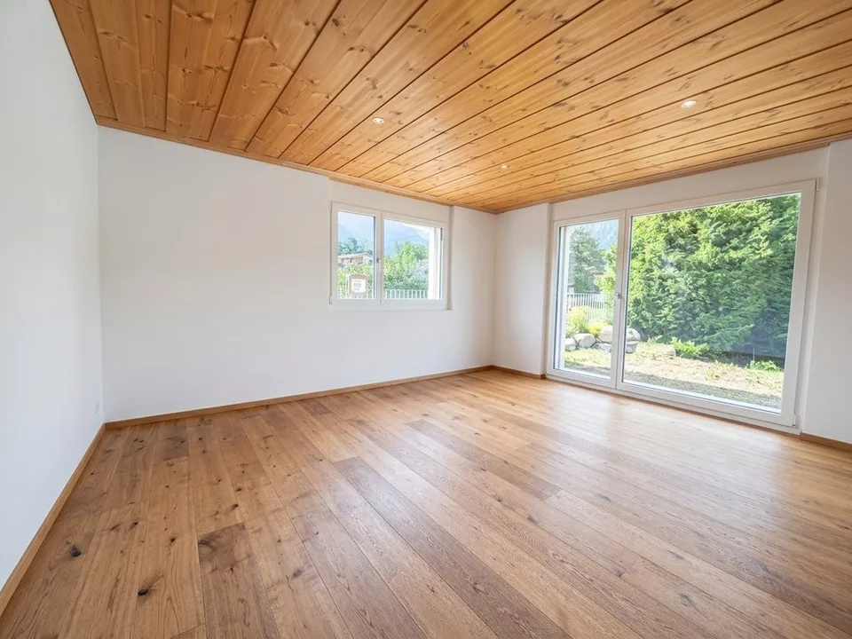 Moderne Erdgeschosswohnung mit eigenem Gartenbereich