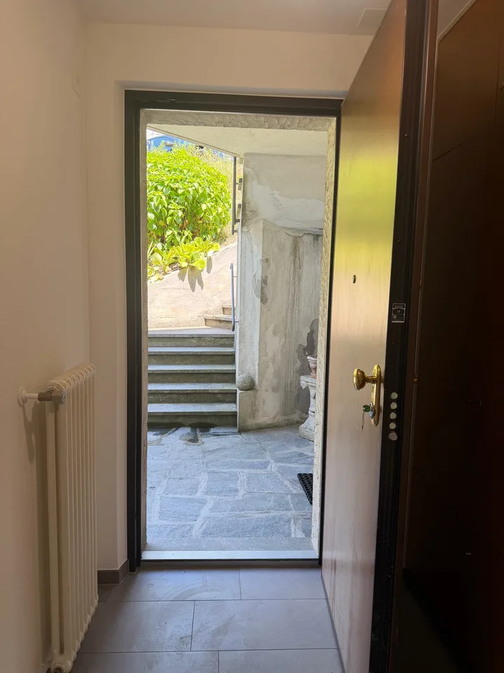 Appartement lumineux de 2,5 pièces à Brione sopra Minusio – Vue sur le lac – photo 10 sur 15