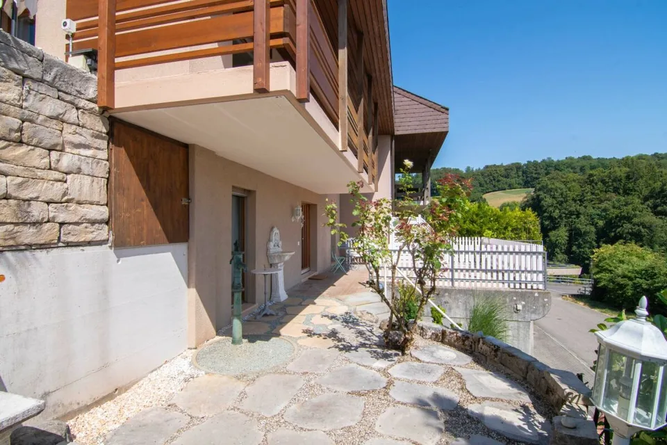 Casa a schiera di 5,5 locali molto ben curata con giardino da sogno, vista panoramica e spazio per tutta la famiglia! – foto 11 di 14