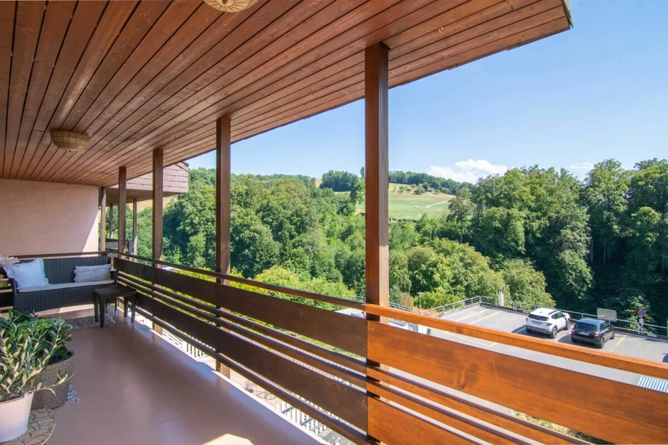 Casa a schiera di 5,5 locali molto ben curata con giardino da sogno, vista panoramica e spazio per tutta la famiglia! – foto 12 di 14