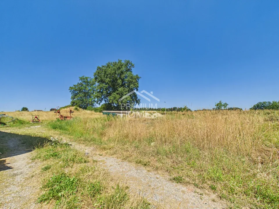 Maison de ferme caractérisée avec potentiel de développement