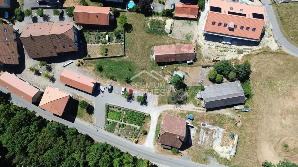 Maison de ferme caractérisée avec potentiel de développement