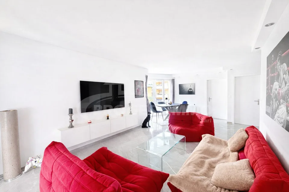 4,5 PEZZI DI APPARTAMENTO DI LUSSO CON GRANDE TERRAZZA