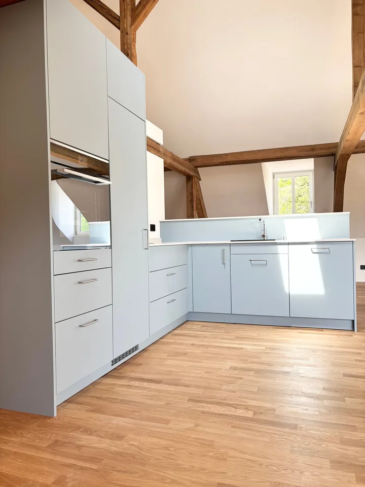 Stilvolles Neubau-Loft mit Balkon