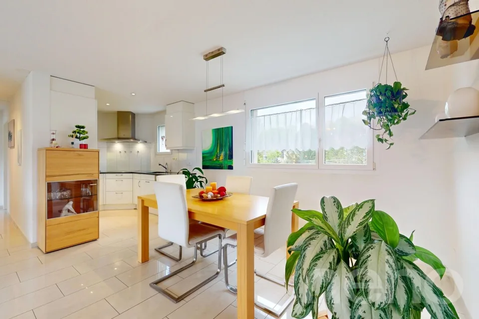 La tua nuova casa con un ampio balcone e una vista panoramica