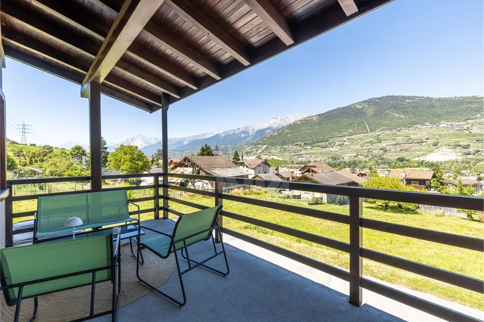 Bella casa familiare con vista aperta