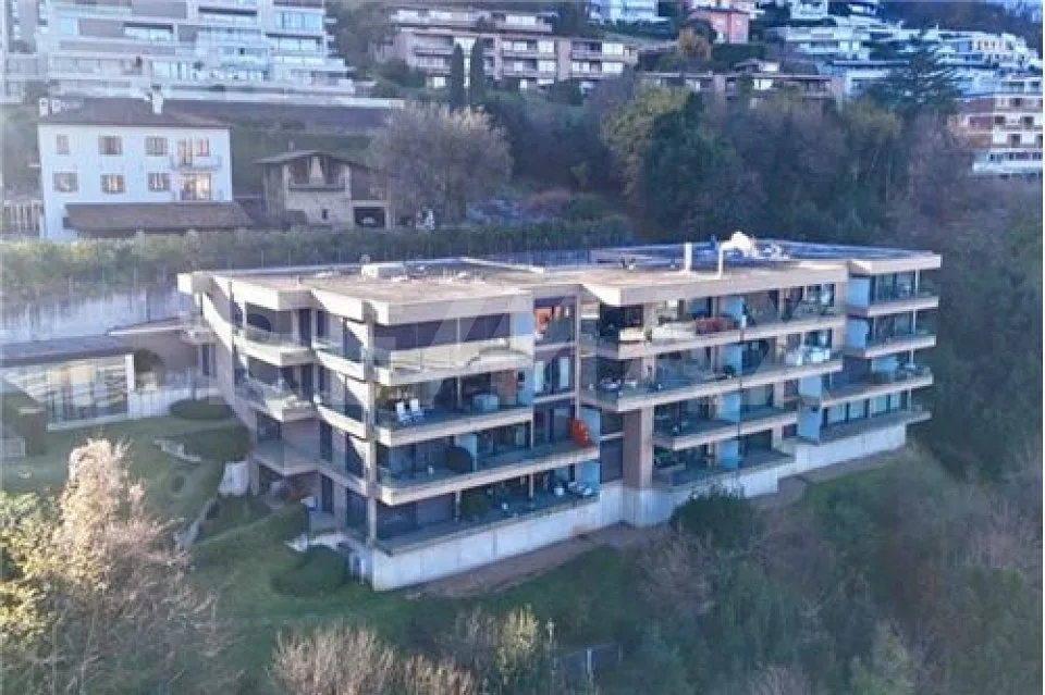 Attico signorile con vista imprendibile sul golfo di Lugano anche come residenza secondaria