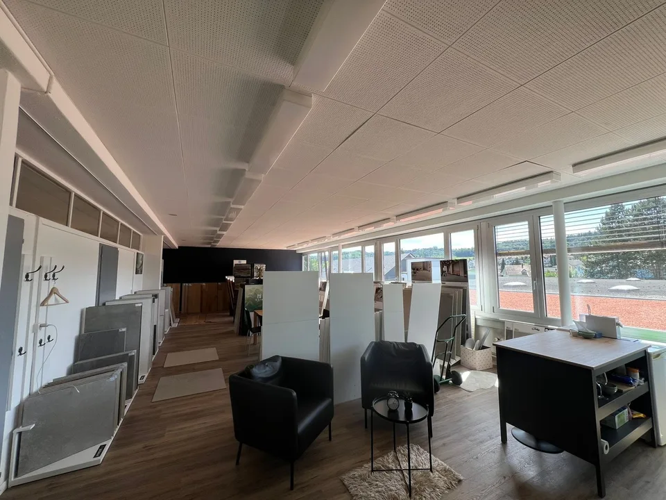 Helles Büro mit 2 Zimmern an zentraler Lage in Seon