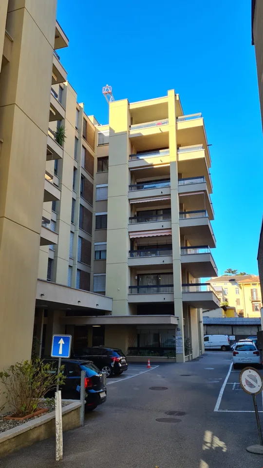Posto auto esterno in viale Cattaneo 23