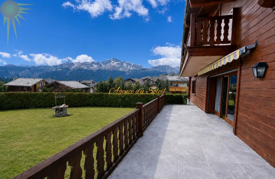 En Exclusivité ! Superbe chalet de 8.5 pièces en bordure du golf Ballesteros à Crans !
