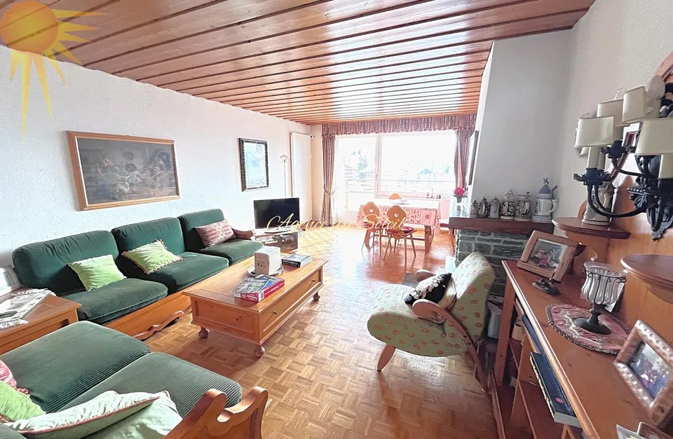 Lumineux appartement traversant de 4,5 pièces avec 2 balcons (nord/sud) à proximité du Régent à Crans !