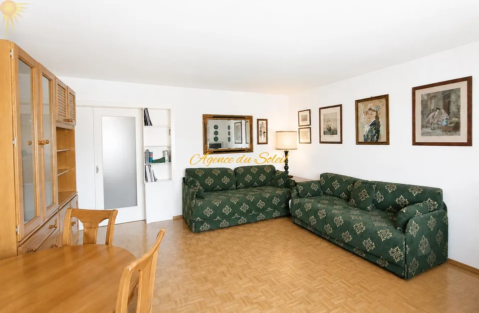 Au coeur de Crans, spacieux appartement traversant (est-ouest) de 2.5 pièces avec 2 balcons !