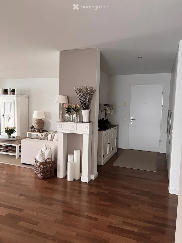 Ampio appartamento di 5.5 locali con balcone in una zona tranquilla