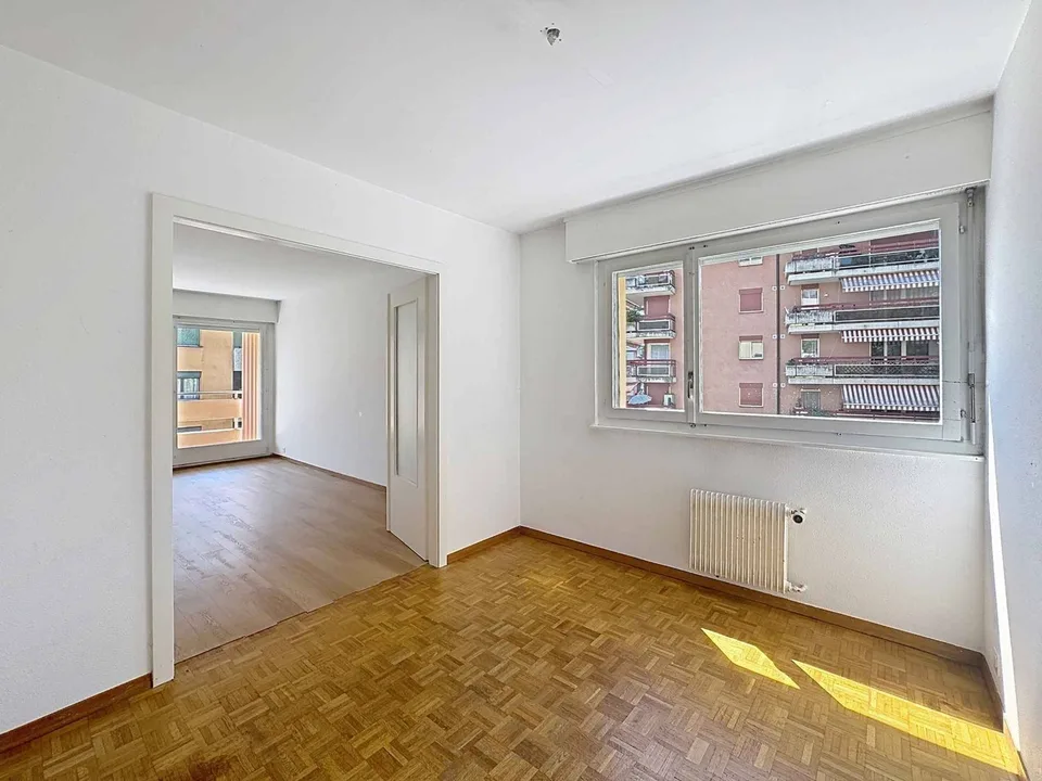 4.5 rooms of 91 m2 to renovate - 2 balconies + 1 garage box – photo 5 of 12
