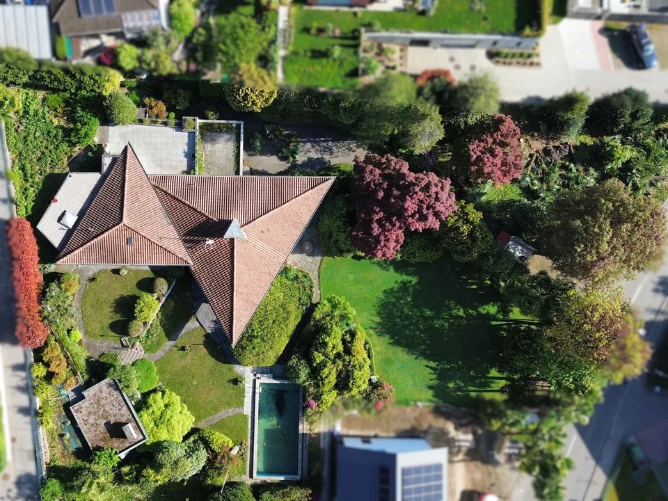 Agno - Affascinante villa anni '50 con splendido terreno