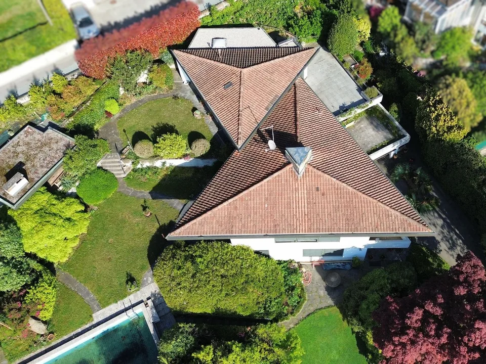 Agno - Affascinante villa anni '50 con splendido terreno