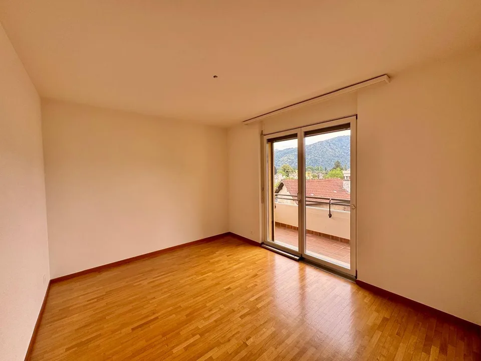 Caslano – Großes Büro/Studio von 130 m² – Keine Nachzahlung von Spesen am Jahresende