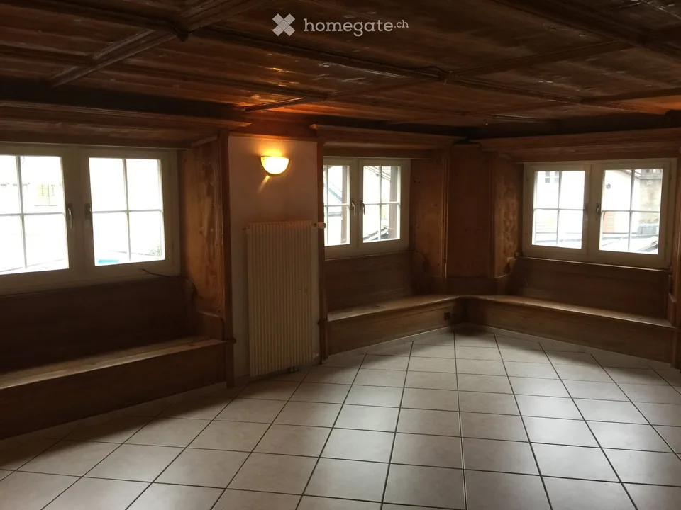 Geräumige 7.5-Zimmer-Wohnung im 2. OG in Schiers – ab September 2026 verfügbar