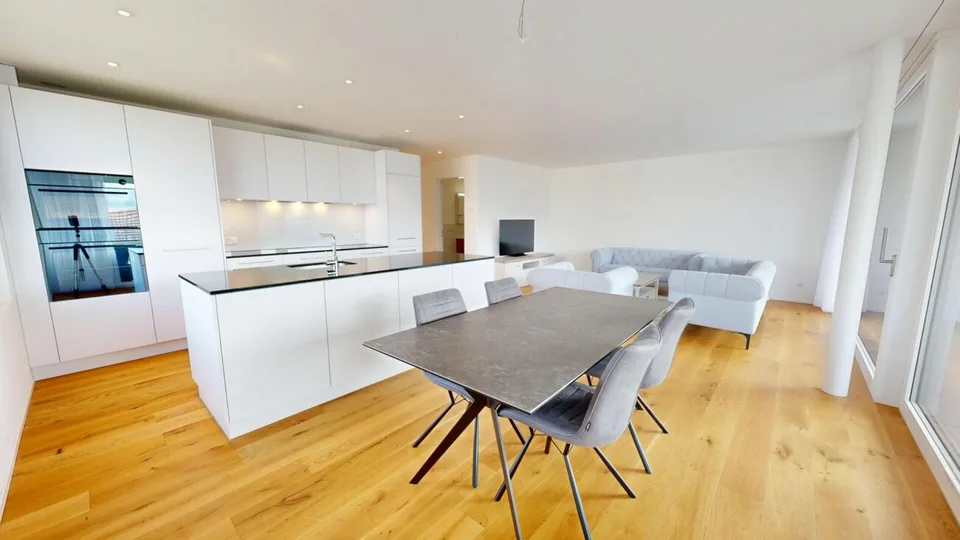 Stilvolle 4.5-Zimmer-Wohnung mit Abendsonne und attraktiver 1%-Hypothek