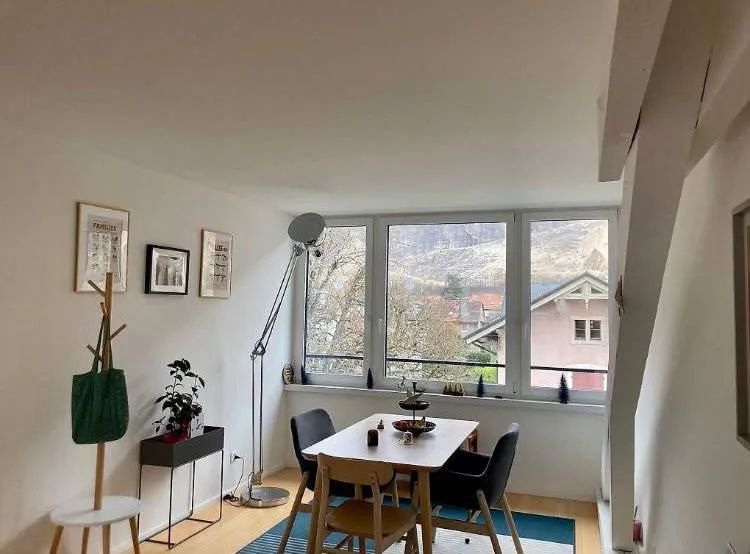 Bello appartamento di 6 locali di 100 m² a Veyrier