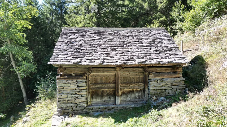 Affascinante baita rustica in vendita a Dangio, Ticino