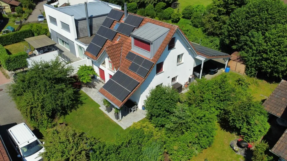 FAMILIENFREUNDLICH MIT SONNIGEM GARTEN AM ENDE EINER SACKGASSE