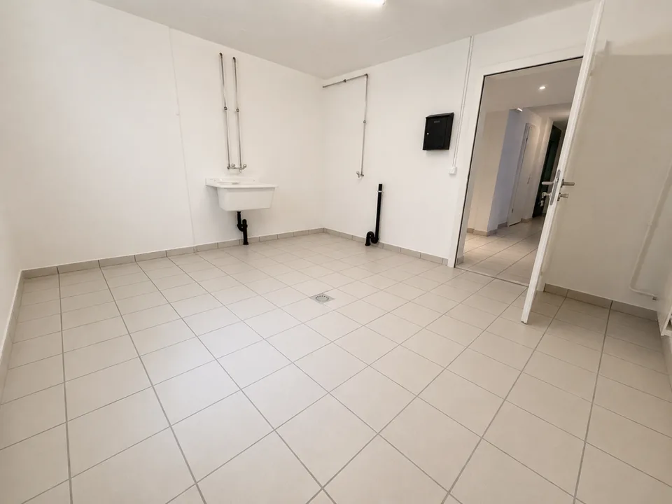20 m2 space in Givisiez